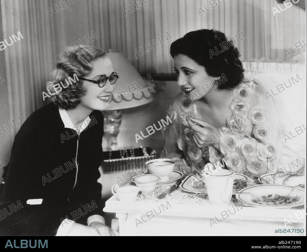 KAY FRANCIS and MIRIAM HOPKINS in TROUBLE IN PARADISE (1932), directed by ERNST LUBITSCH. Copyright PARAMOUNT PICTURES.