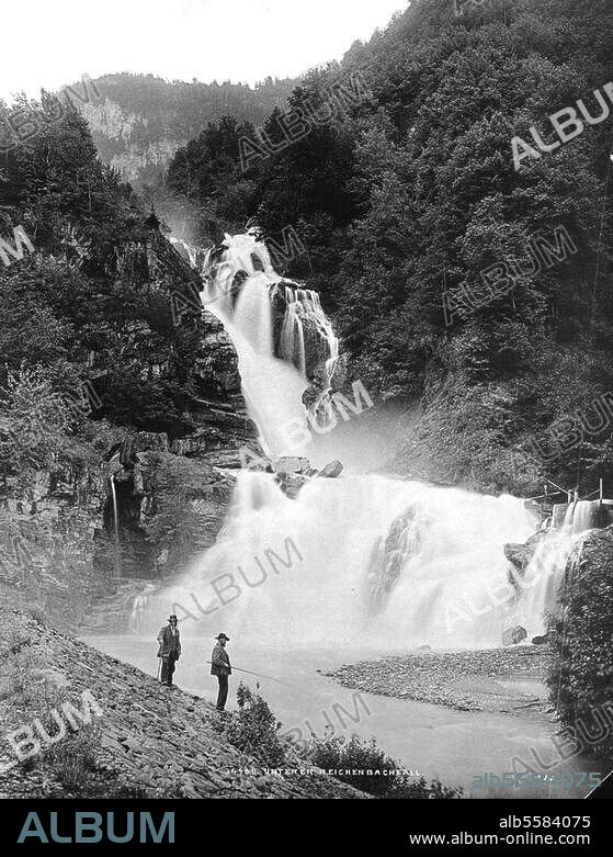 Reichenbachfall bei Meiringen (Berner Oberland). Der untere Reichenbachfall. Photographie, um 1890.