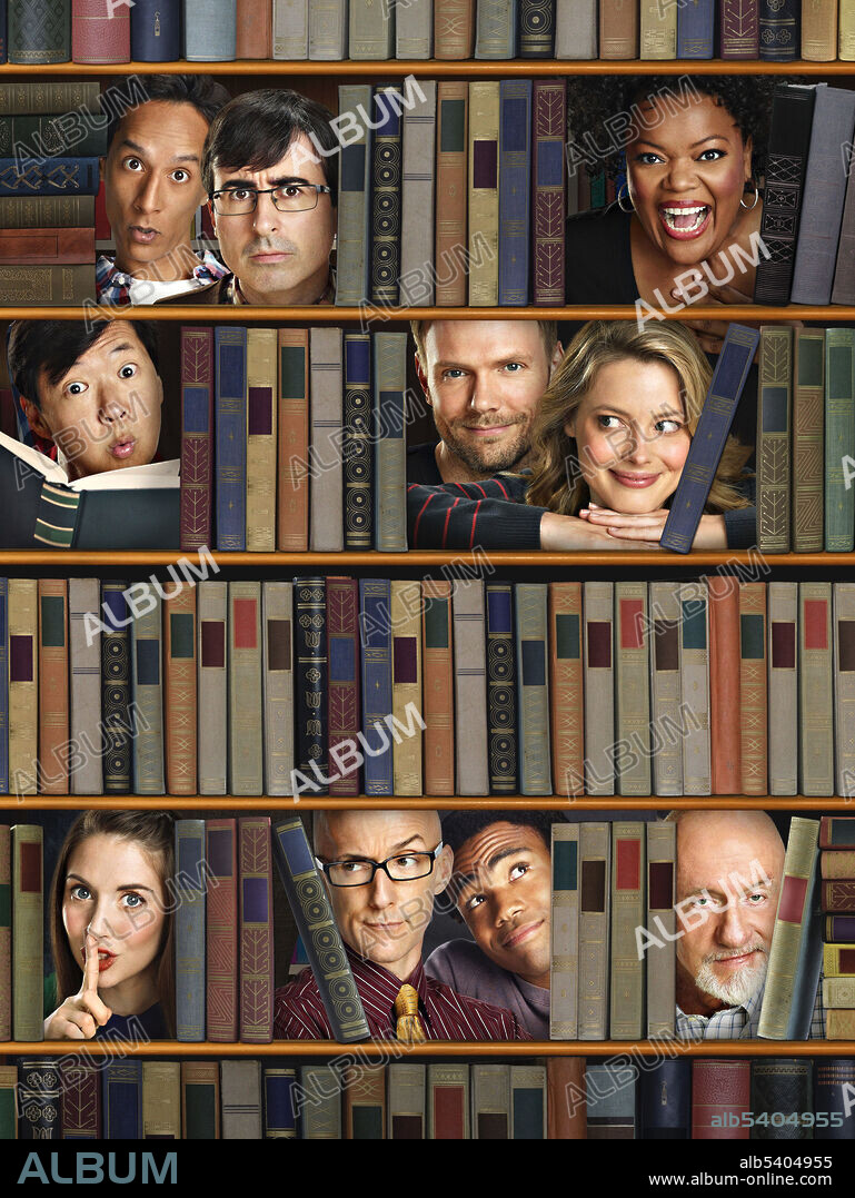 ALISON BRIE, DANNY PUDI, DONALD GLOVER, GILLIAN JACOBS, JIM RASH, JOEL MCHALE, JOHN OLIVER, JONATHAN BANKS, KEN JEONG and YVETTE NICOLE BROWN in COMMUNITY, 2009, directed by JOE RUSSO. Copyright UNIVERSAL MEDIA STUDIOS.