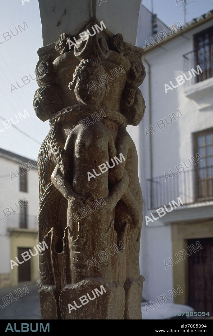 COLUMNA DE LA CAPILLA DE LOS DOLORES O DE LA PICOTA FORMADA POR REPRESENTACIONES ESQUEMATIZADAS DE AJUSTICIADOS - SIGLO XVIII.