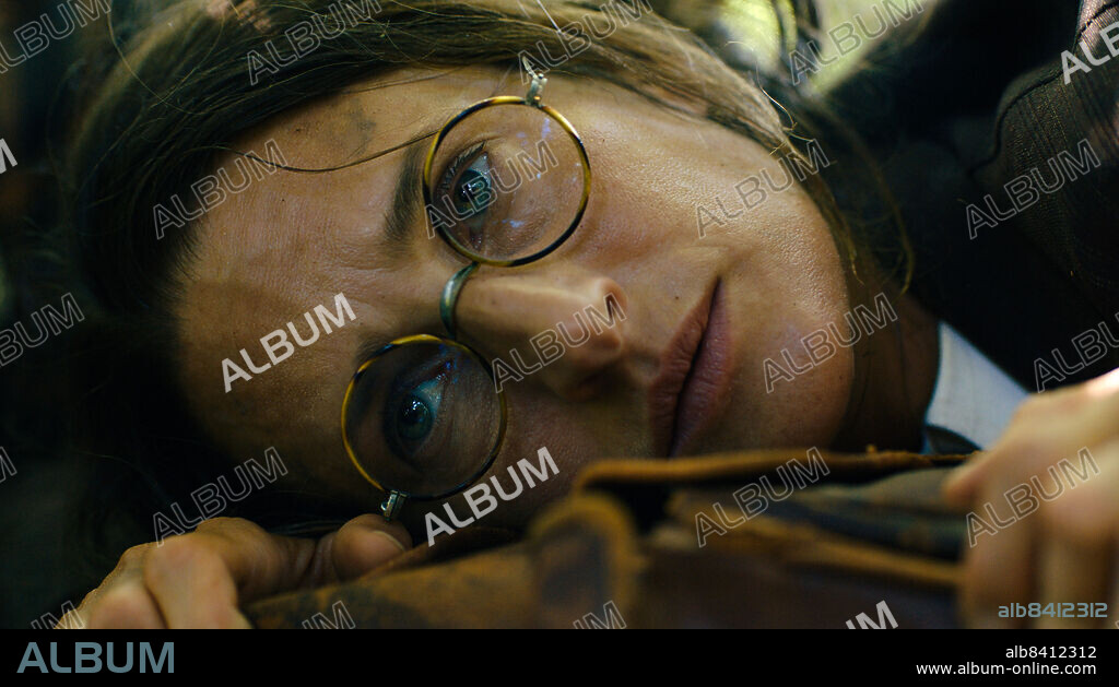 CAMILLE COTTIN in VALIANT HEARTS, 2022 (COEURS VAILLANTS), directed by MONA ACHACHE. Copyright Les Films du Cap.