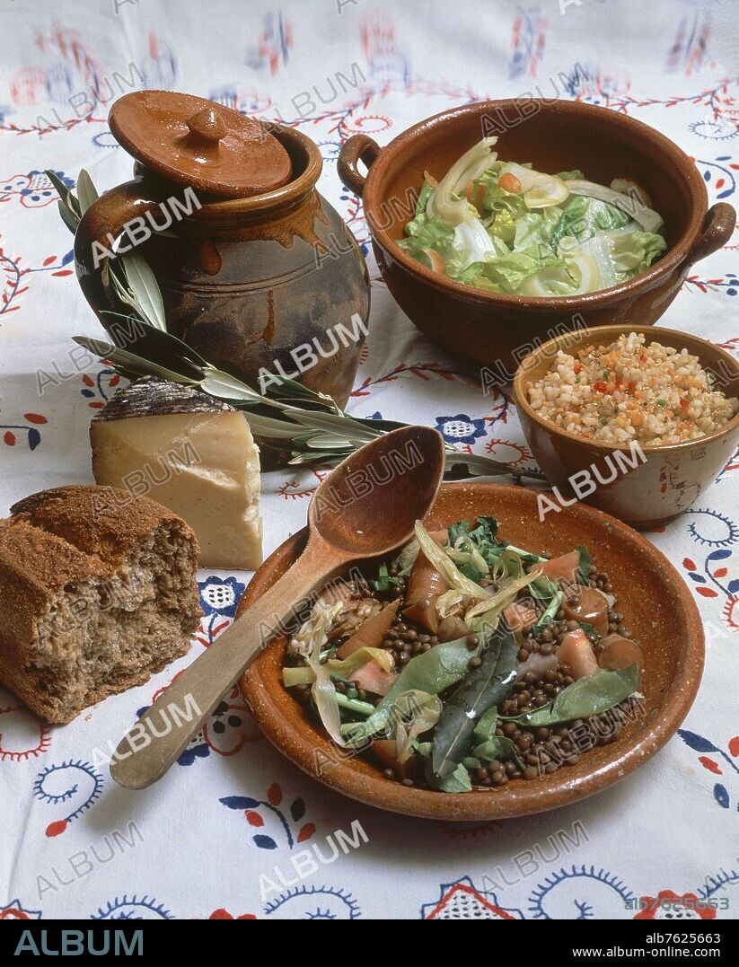COCINA NATURISTA  POTAGE  LENTEJAS ARROZ INTEGRAL Y ENSALADA.