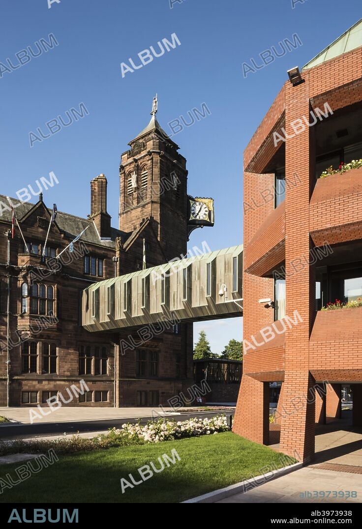 Coventry City Council Offices, Little Park Street/Earl Street, Coventry, West Midlands, 2014. Exterior view from the south-west of the copper bridge joining both old and new buildings.