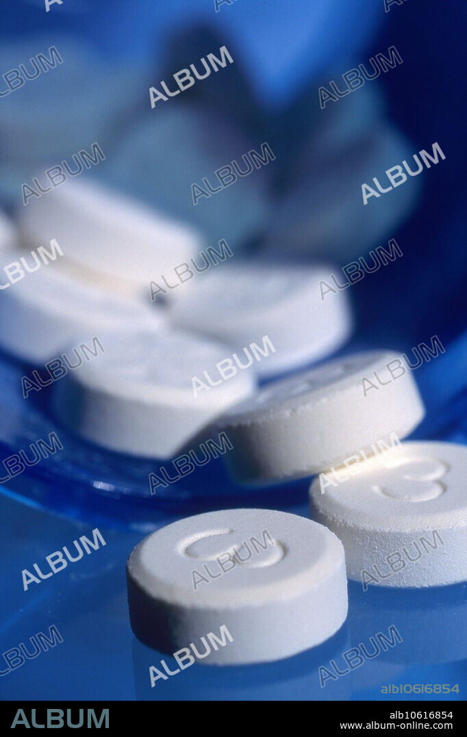 Tylenol 3 (Co-codamol), a compound analgesic (combination of codeine phosphate and paracetamol (acetaminophen)), used to treat mild to severe pain.