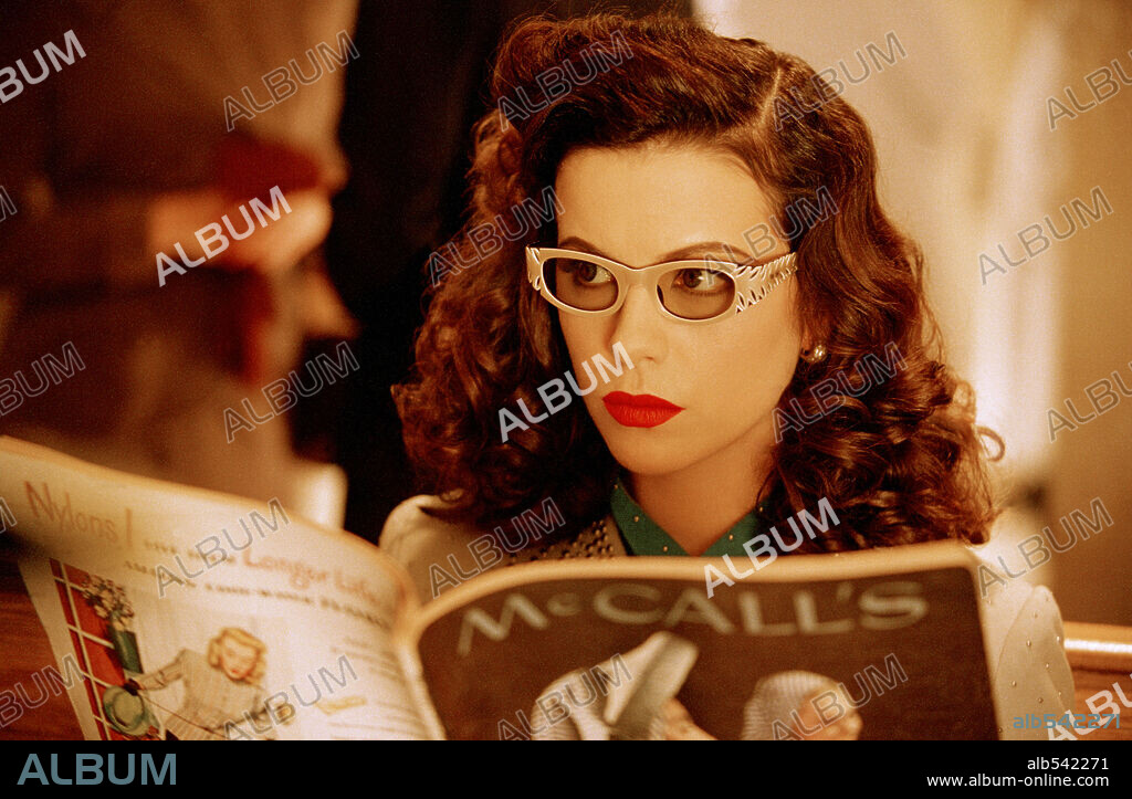 KATE BECKINSALE in THE AVIATOR, 2004, directed by MARTIN SCORSESE. Copyright MIRAMAX FILMS.