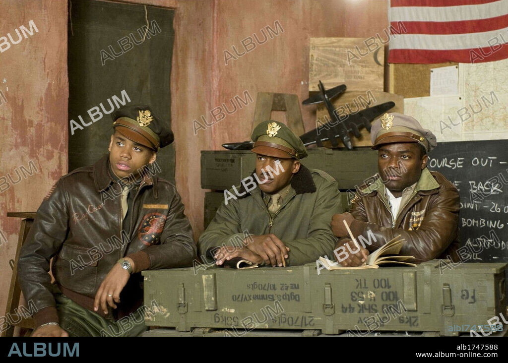 DAVID OYELOWO, NATE PARKER and TRISTAN WILDS in RED TAILS, 2012, directed by ANTHONY HEMINGWAY. Copyright 20TH CENTURY FOX.