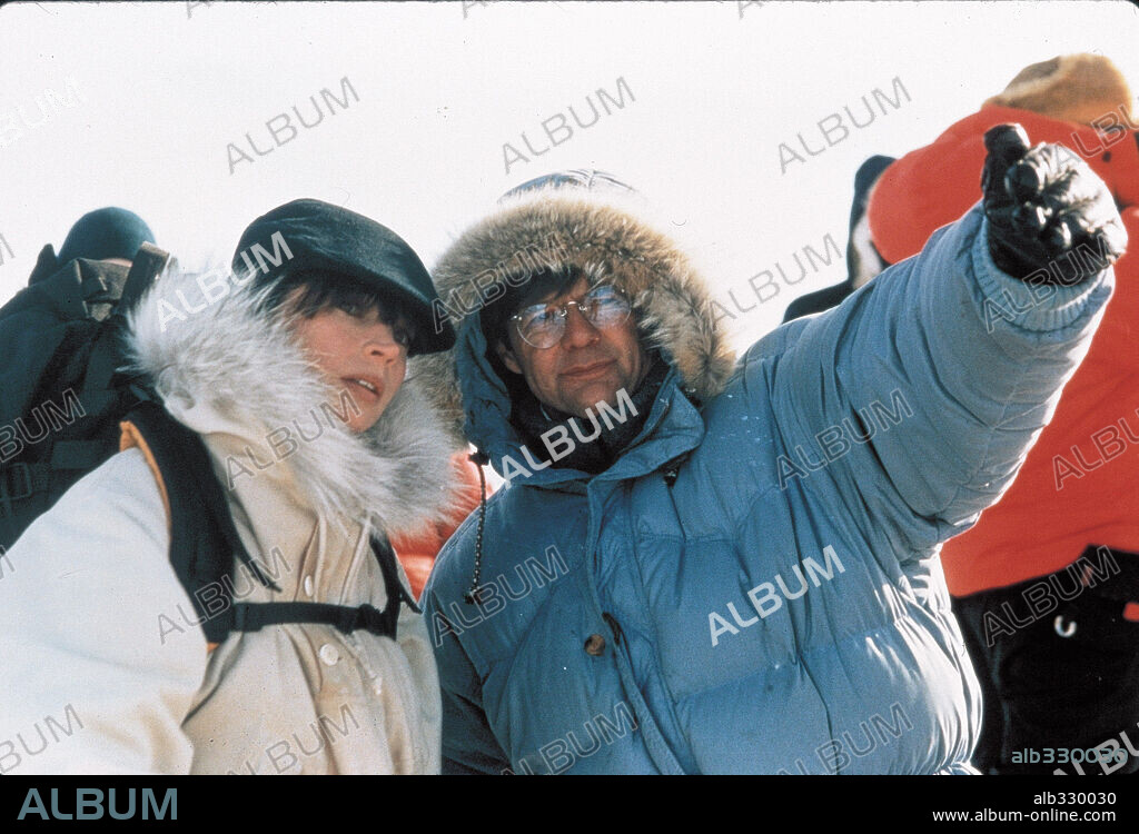 BILLE AUGUST and JULIA ORMOND in SMILLA'S SENSE OF SNOW, 1997, directed by BILLE AUGUST. Copyright CONSTANTIN FILM / KONOW, ROLF.