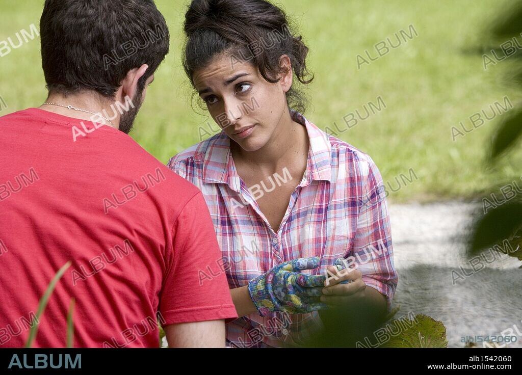 INMA CUESTA y QUIM GUTIERREZ en PRIMOS, 2011, dirigida por DANIEL SANCHEZ AREVALO. Copyright MOD PRODUCCIONES/ATIPICA FILMS.