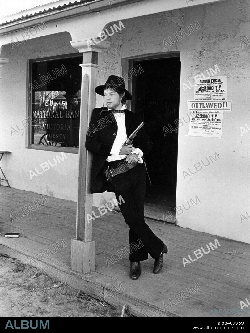 MICK JAGGER en NED KELLY, 1970, dirigida por TONY RICHARDSON. Copyright UNITED ARTISTS/WOODFALL.