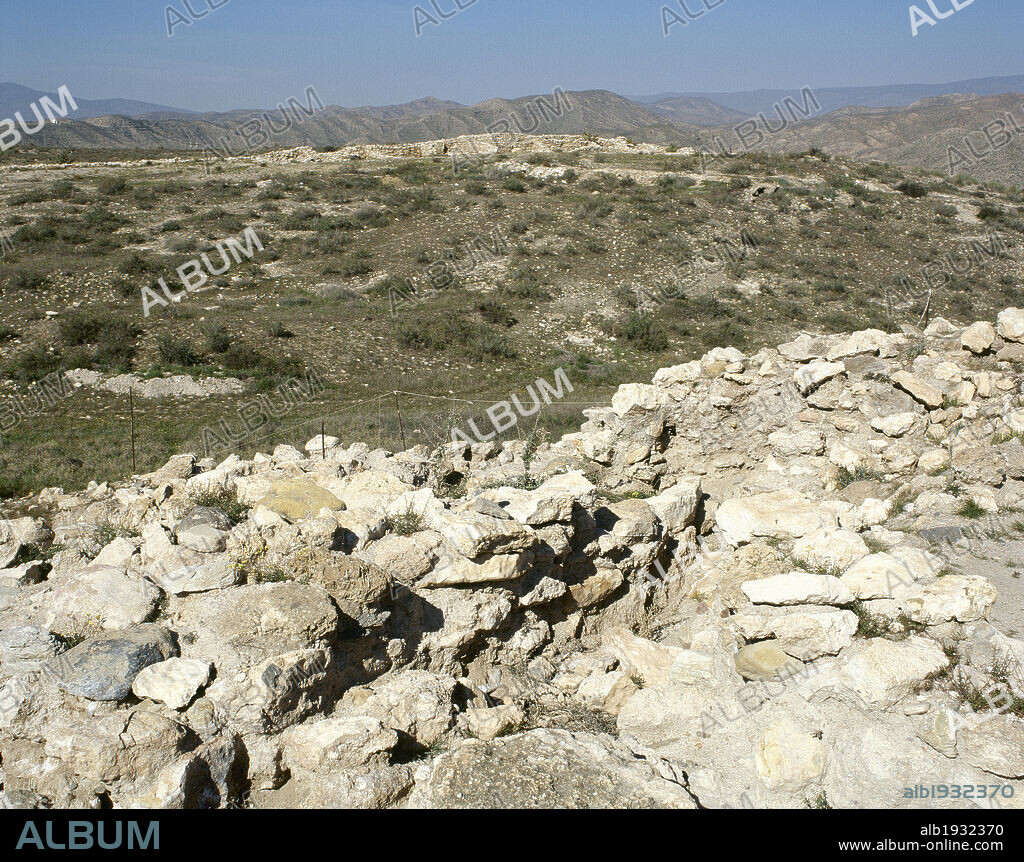 Prehistory. Copper Age. Los Millares. It occupied eastern Andalusia and the Spanish Levante region (from 3200 BC to 2200 BC). It consists of a necropolis with more than a hundred tombs and a settlement with a wall. Ruins of the archaeological site. Santa Fe de Mondújar, Almería province, Andalusia, Spain.