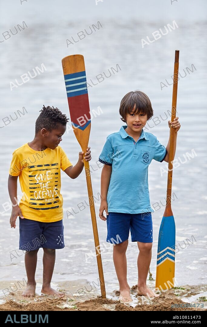 Boys, Marina Urola, Santiago beach, Zumaia, Gipuzkoa, Basque Country, Spain, Europe.