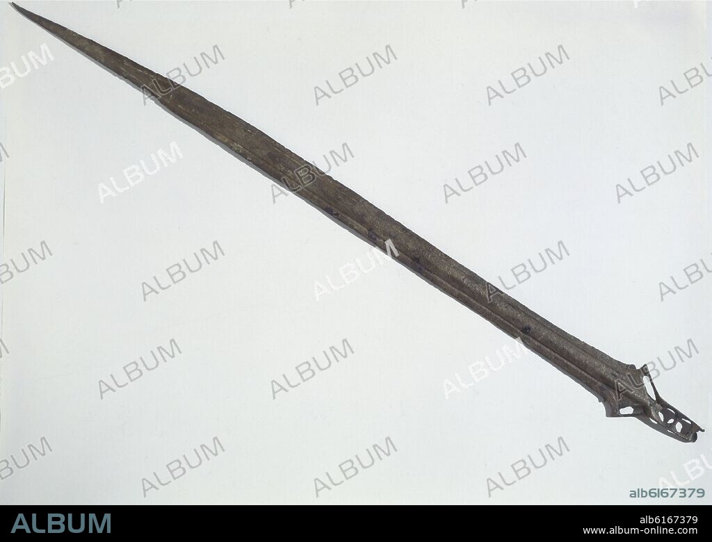 ESPADA DE BRONCE IBERICA PROCEDENTE DE LA RIA DE HUELVA - S IX AC.