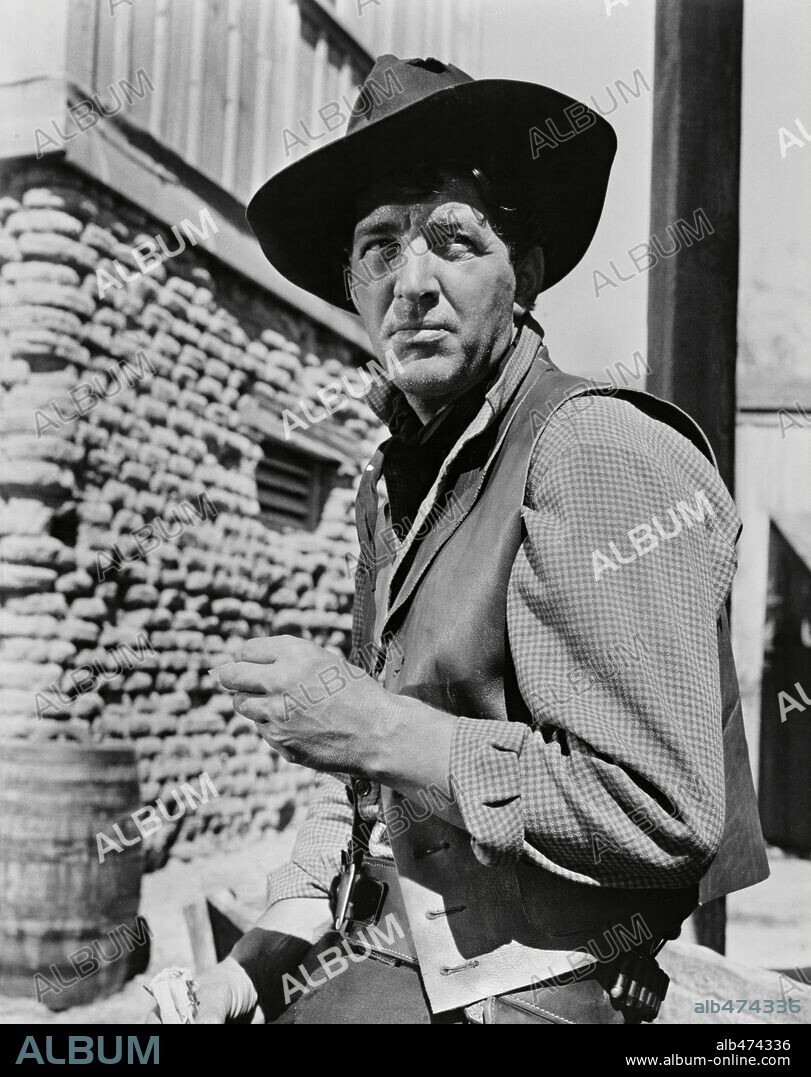 DEAN MARTIN in RIO BRAVO, 1959, directed by HOWARD HAWKS. Copyright WARNER BROTHERS.