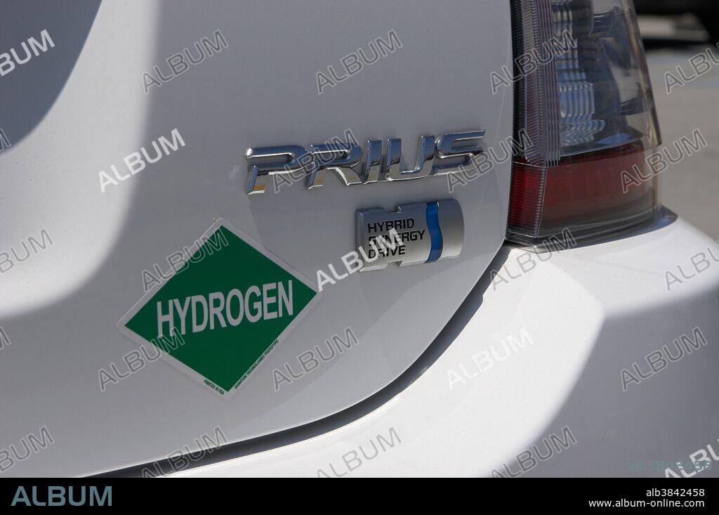 Toyota Prius Hybrid car converted by Quantum Technologies to run on hydrogen. Photographed during the Hydrogen Day at the California Science Center, the final stop for the Hydrogen Road Tour 2008. Los Angeles, California, USA.