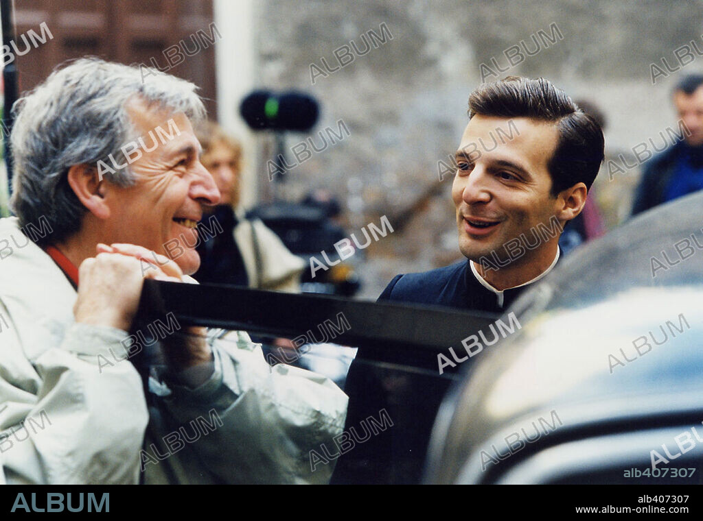 CONSTANTIN COSTA-GAVRAS y MATHIEU KASSOVITZ en AMEN, 2002, dirigida por CONSTANTIN COSTA-GAVRAS. Copyright TF1 FILMS/MEDIAPRO PIC./CANAL +/RENN PROD./K.G.