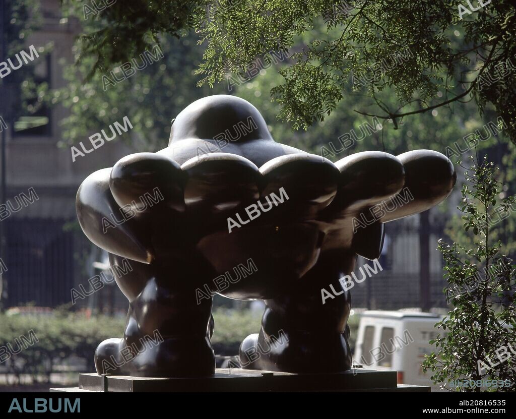 FERNANDO BOTERO. PAJARO 1992 - VISTA TRASERA.