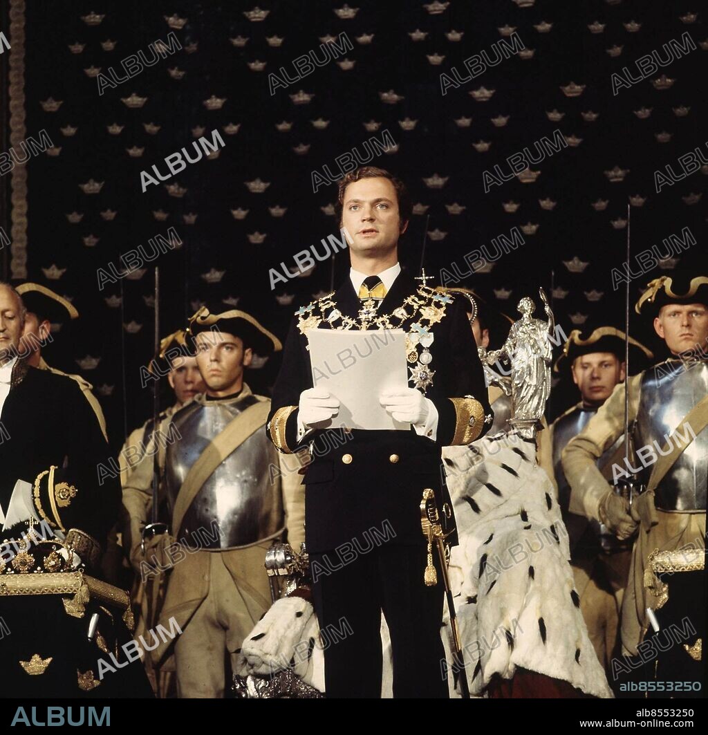 19730919 - Kung Carl Gustaf vid kröningen den 19 september 1973 i Rikssalen på Stockholms slott. Foto: Jan Collsiöö Code: 1001 . COPYRIGHT PRESSENS BILD Swedish King Carl XVI Gustaf will be celebrating his 70th birthday on April 30, 2016.