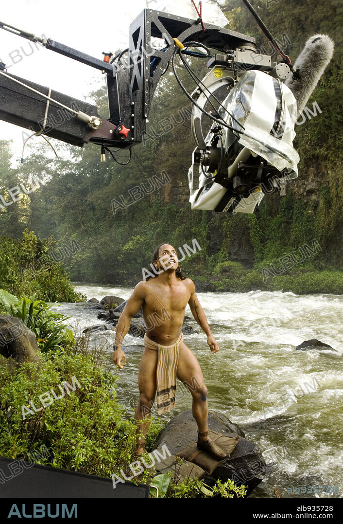 RUDY YOUNGBLOOD in APOCALYPTO, 2006, directed by MEL GIBSON. Copyright Icon Entertainment International / COOPER, ANDREW.