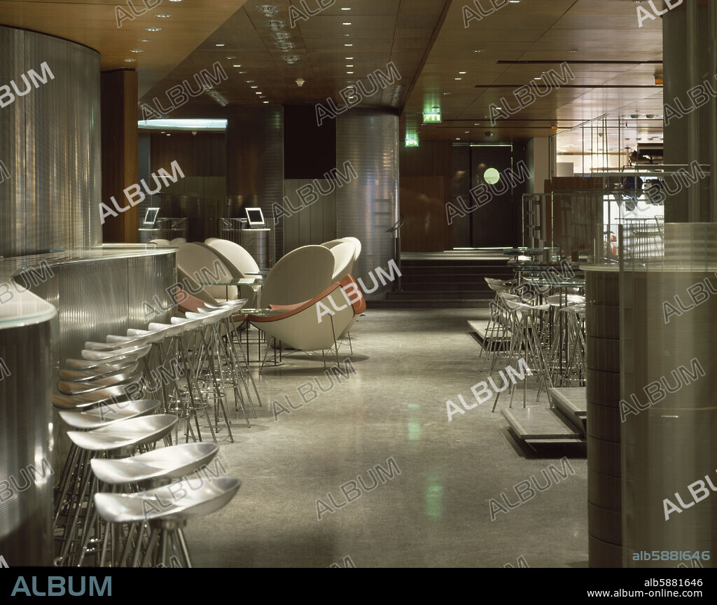 FRANCK HAMMOUTÈNE. L'ATELIER RENAULT UPPER LEVEL BAR AREA.