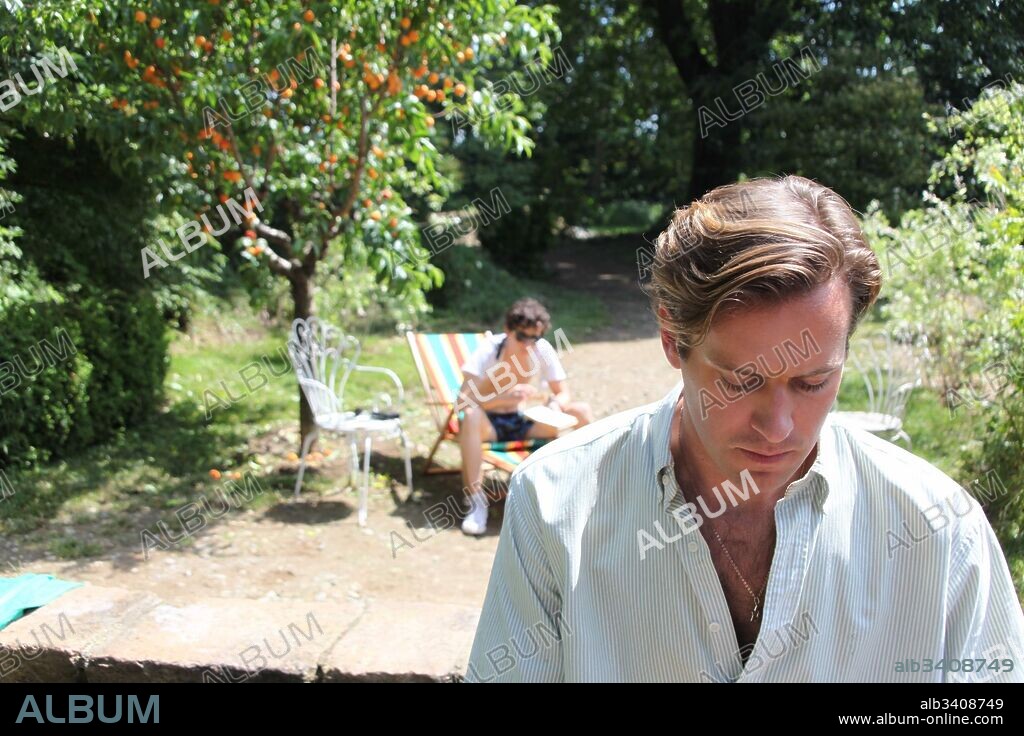 ARMIE HAMMER and TIMOTHEE CHALAMET in CALL ME BY YOUR NAME, 2017, directed by LUCA GUADAGNINO. Copyright FRENESY FILM COMPANY/LA CINEFACTURE/RT FEATURES/WATER/S END.