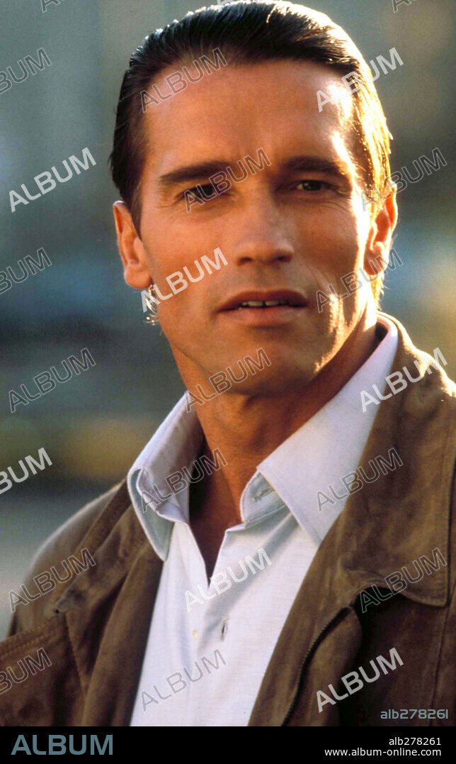 ARNOLD SCHWARZENEGGER en EJECUTOR, 1986 (RAW DEAL), dirigida por JOHN IRVIN. Copyright DE LAURENTIS ENTERTAINMENT GROUP.