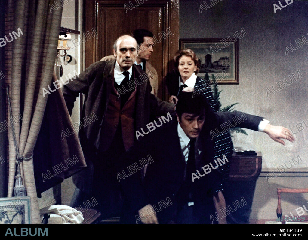 ALAIN DELON in DIRTY MONEY, 1972 (UN FLIC), directed by JEAN-PIERRE MELVILLE. Copyright FILMS CORONA.