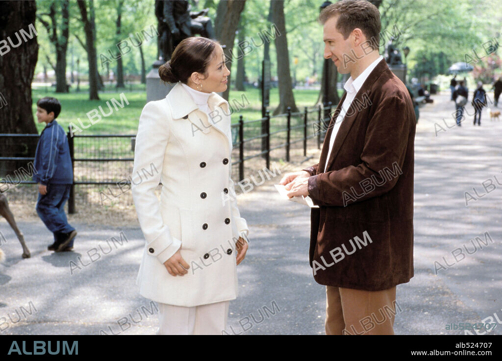 JENNIFER LOPEZ y RALPH FIENNES en SUCEDIO EN MANHATAN, 2002 (MAID IN MANHATTAN), dirigida por WAYNE WANG. Copyright COLUMBIA PICTURES.