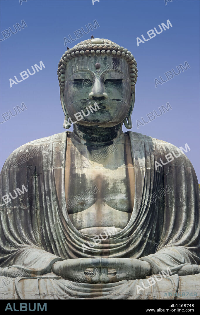 ARTE JAPONES. JAPON. DAIBUTSU (GRAN BUDA) DE KOTOKU-IN. Estatua de bronce de 11 metros de altura, fundida en 1292. Representa al compasivo Amida Buda, sentado con las piernas cruzadas. Detalle. Recinto del TEMPLO DE HASE. KAMAKURA. Isla de Hondo (Honshu).
