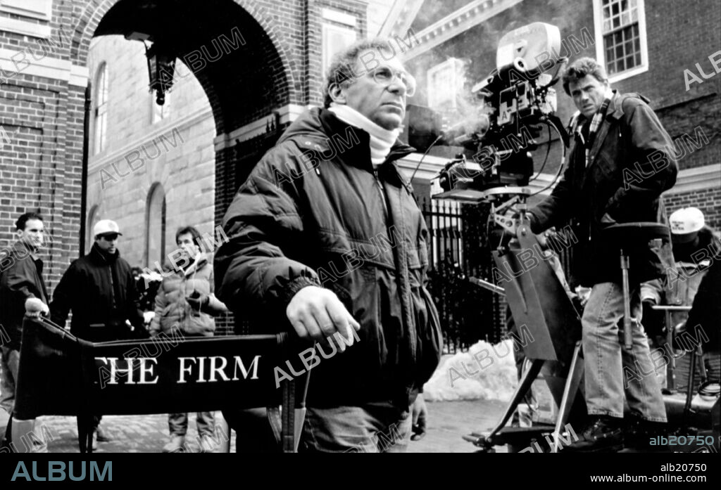 SYDNEY POLLACK in THE FIRM, 1993, directed by SYDNEY POLLACK. Copyright PARAMOUNT PICTURES / DUHAMEL, FRANÇOIS.