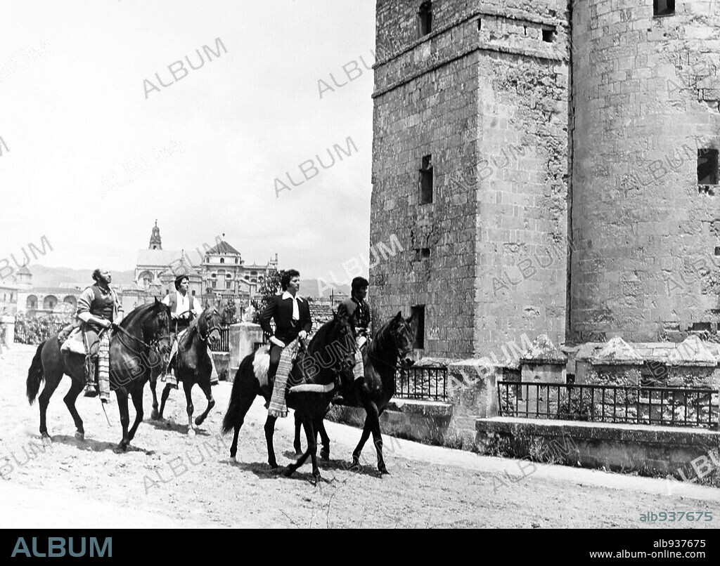 ALVARO DE LUNA, JOSE SANCHO y SANCHO GRACIA en AVISA A CURRO JIMENEZ, 1978, dirigida por RAFAEL ROMERO MARCHENT. Copyright IZARO FILMS.
