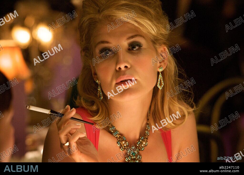 ROSAMUND PIKE in AN EDUCATION, 2009, directed by LONE SCHERFIG. Copyright BBC FILMS.