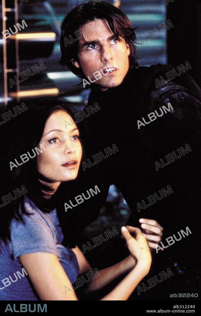 THANDIWE NEWTON y TOM CRUISE en MISIÓN: IMPOSIBLE 2, 2000 (MISSION: IMPOSSIBLE II), dirigida por JOHN WOO. Copyright PARAMOUNT PICTURES / BOLAND, JASIN.