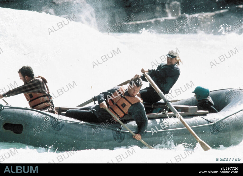 KEVIN BACON and MERYL STREEP in THE RIVER WILD, 1994, directed by CURTIS HANSON. Copyright UNIVERSAL PICTURES.