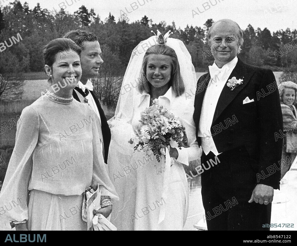 Arkiv 1976 - Björn Kreuger med sin fru Agneta. Kung Carl XVI Gustaf och Silvia Sommerlath vid Kreugers bröllop i Ingarö kyrka pingstaftonen 1976.. Foto: Jan E Carlsson Code: 11. COPYRIGHT SCANPIX SWEDEN.