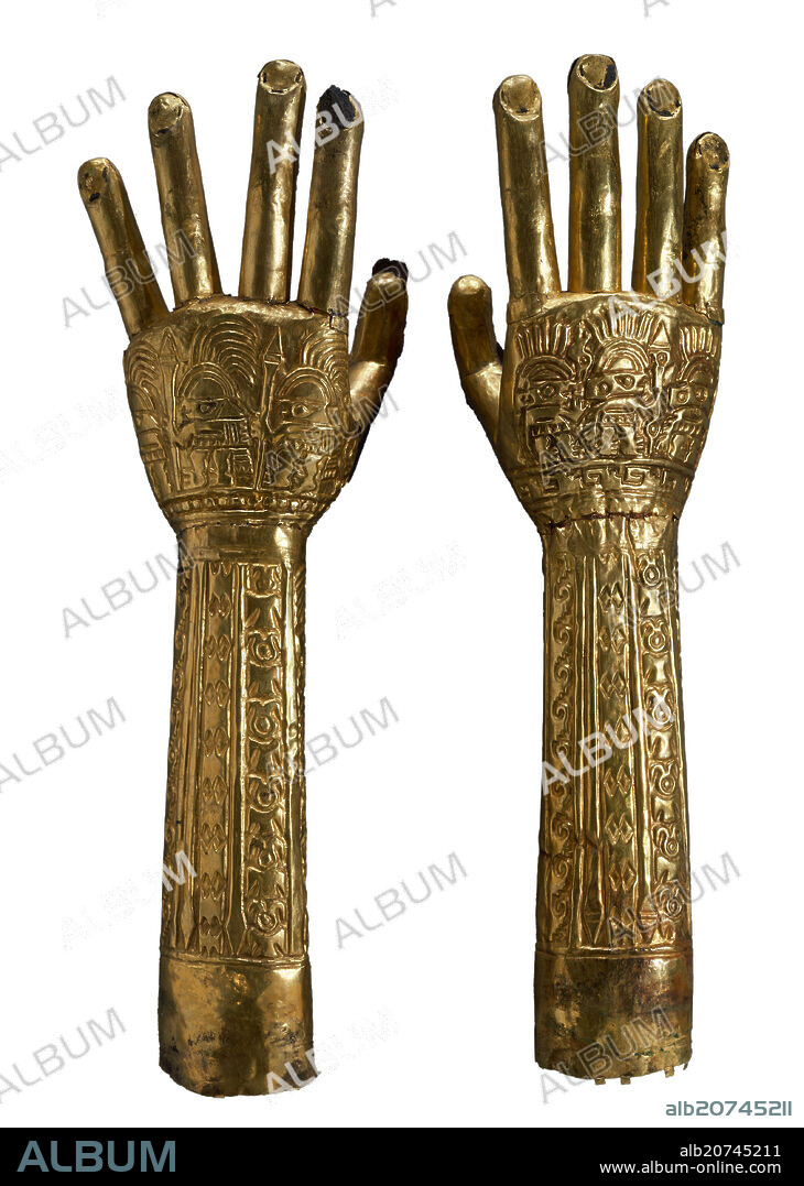 Gold hands used during ceremonials. Chimu culture. Lima, Gold Museum. Mujica collection. Peru.