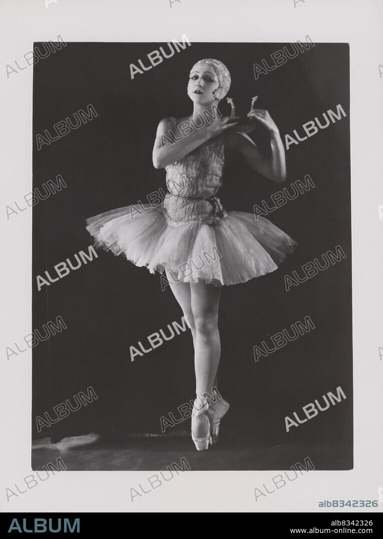 ANONYMOUS. Alexandra Danilova as Terpsichore in the ballet Apollon musagète by Igor Stravinsky.