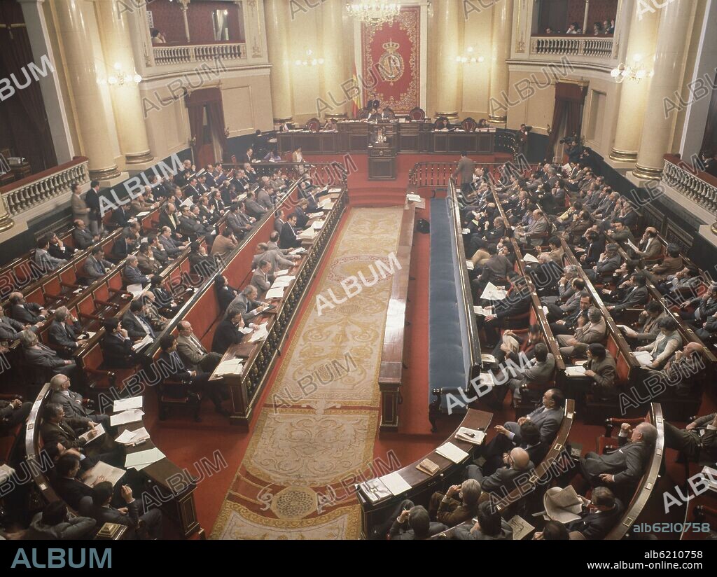 DIA DE PLENO EN EL SALON DE SESIONES DEL SENADO.