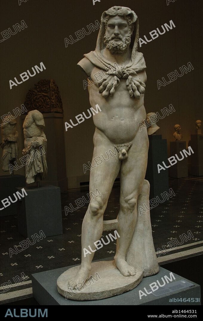 ARTE ROMANO. S. I. ESTATUA DE HERCULES. Representado con barba y cubierto con la piel de león. Mármol. Epoca Flavia (68-98). Museo Metropolitano de Arte. Nueva York. Estados Unidos.