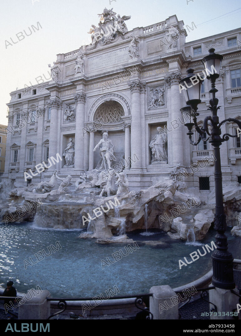NICOLA SALVI 1697-1751 Y PIETRO BRACCI. FONTANA DE TREVI ADOSADA AL PALACIO POLI - SIGLO XVIII - COMENZADA POR BERNINI - FOTO AÑOS 90.
