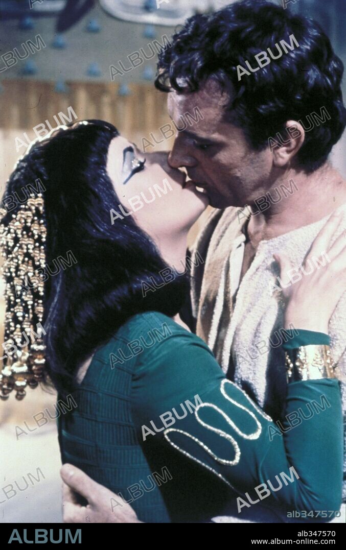 ANTONIUS (MARCUS ANTONIUS), RICHARD BURTON, Cleopatra und ELIZABETH TAYLOR. ELIZABETH TAYLOR und RICHARD BURTON in CLEOPATRA, 1963, unter der Regie von JOSEPH L. MANKIEWICZ. Copyright 20TH CENTURY FOX.