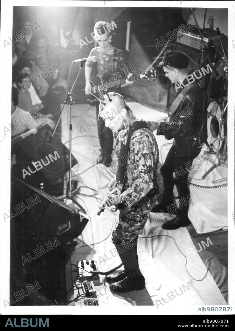 28 enero 1983. El grupo radio futura durante un concierto.