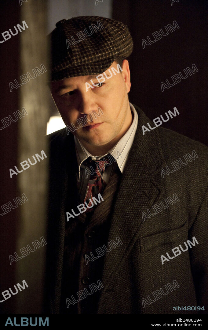 AL CAPONE and STEPHEN GRAHAM. STEPHEN GRAHAM in BOARDWALK EMPIRE, 2009, directed by MARTIN SCORSESE. Copyright HBO / GENSER, ABBOT.
