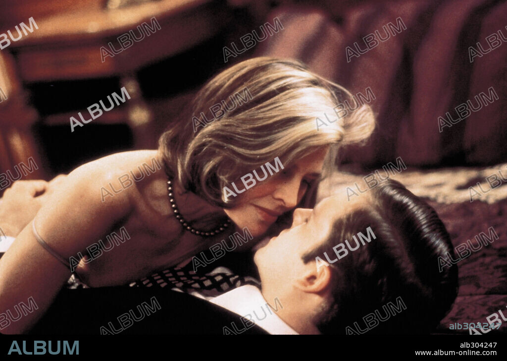 JULIE CHRISTIE in AFTERGLOW, 1997, directed by ALAN RUDOLPH. Copyright MOONSTONE ENTERTAINMENT / RUDOLPH, JOYCE.