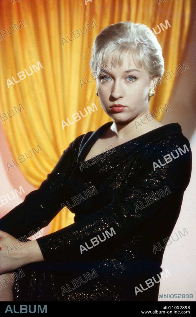 Helen Vita, Swiss chanson singer, actress and cabaret artist Helen Vita, Germany ca. 1960.