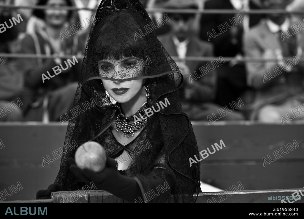 MARIBEL VERDU en BLANCANIEVES (2012), dirigida por PABLO BERGER. Copyright NOODLES PRODUCTION.