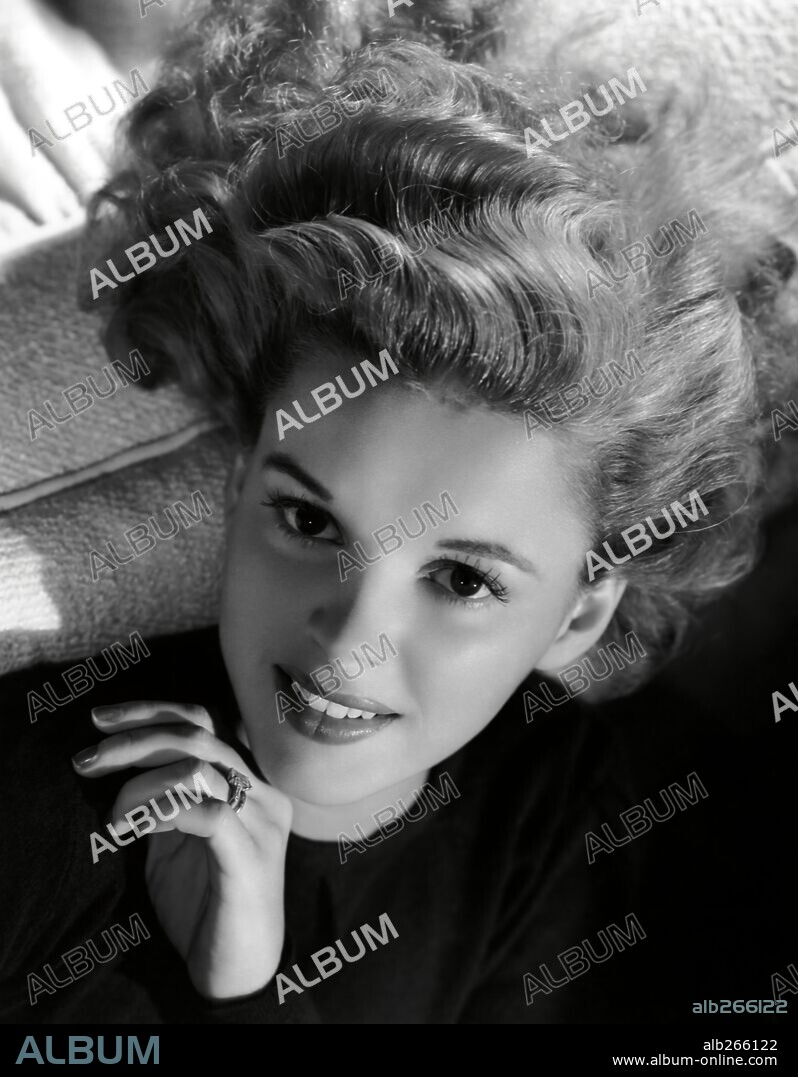 JUDY GARLAND.  1940