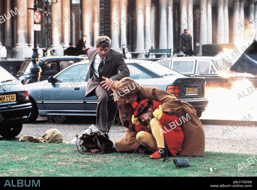 ANNE ARCHER, HARRISON FORD y THORA BIRCH en JUEGO DE PATRIOTAS, 1992 (PATRIOT GAMES), dirigida por PHILLIP NOYCE. Copyright PARAMOUNT PICTURES.