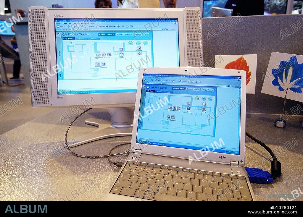 Samsung´s home vita domotic system, prepared to control all domestic electronic devices, SIMO TCI, International Computing, Multimedia and Communications Expo. IFEMA. Madrid. Spain.