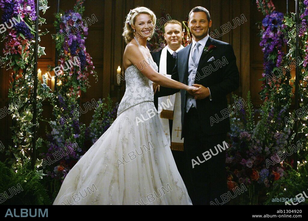 JUSTIN CHAMBERS and KATHERINE HEIGL in GREY'S ANATOMY, 2005. Copyright TOUCHSTONE TELEVISION.