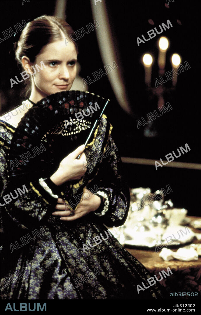 JENNIFER JASON LEIGH en WASHINGTON SQUARE-LA HEREDERA, 1997 (WASHINGTON SQUARE), dirigida por AGNIESZKA HOLLAND. Copyright HOLLYWOOD PICTURES / BATZDORFF, RON.